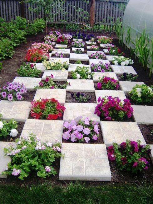 Checkerboard flower bed