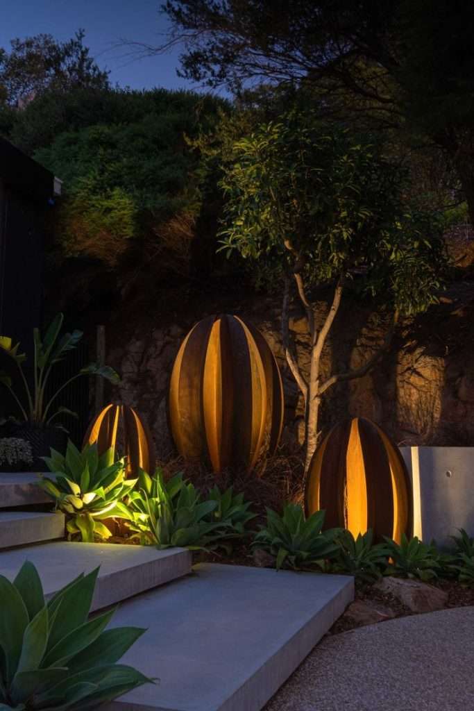 sculpture lighting for outdoor areas