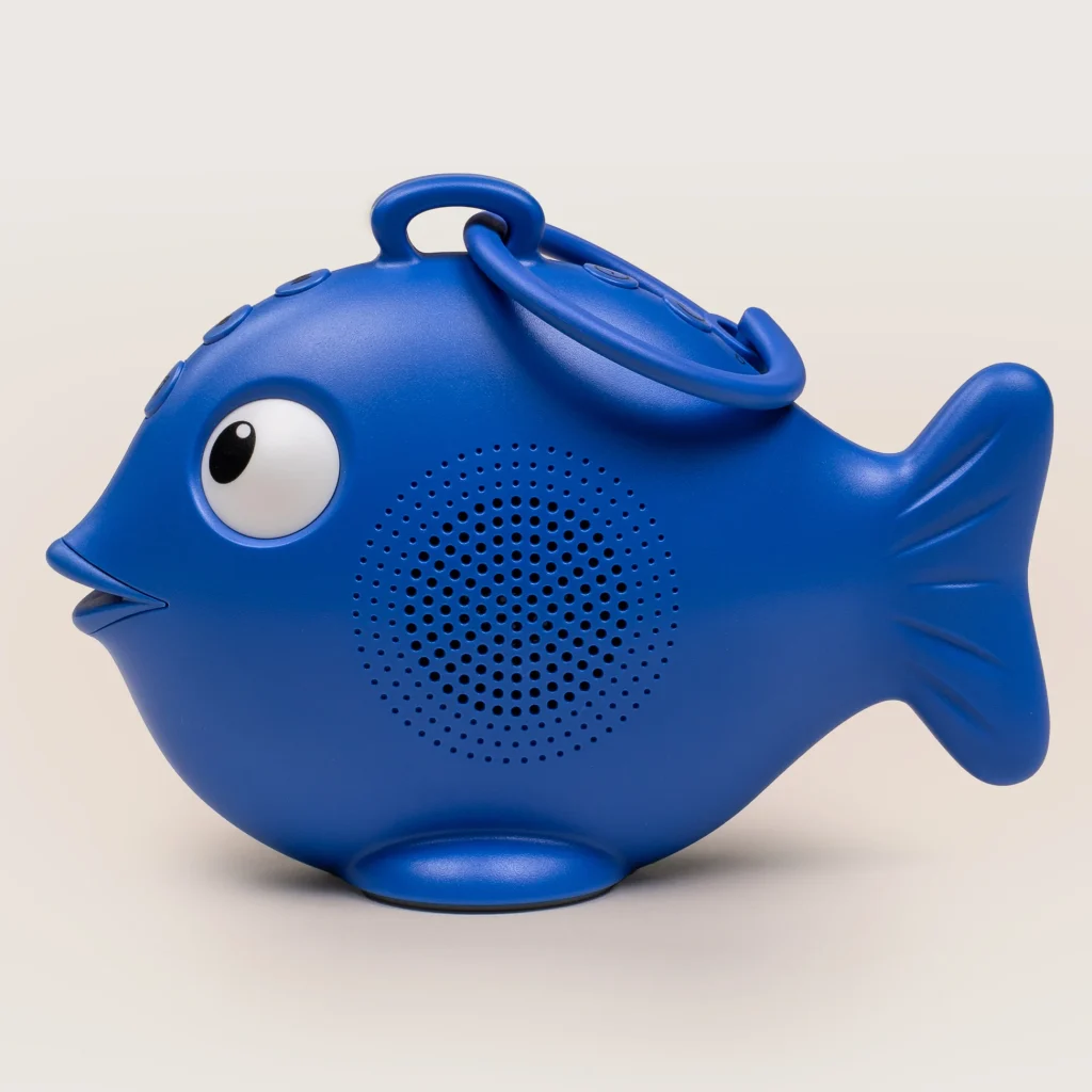 Fish-shaped ocean noise maker