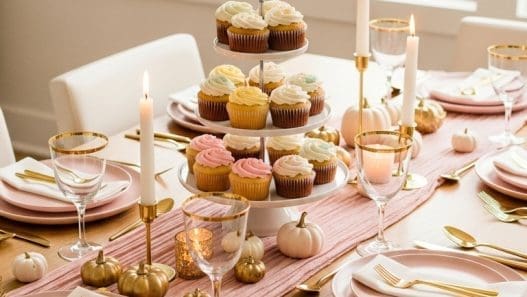 Friendsgiving Tablescape Ideas that will make your table look elegant and beautiful for Friendsgiving dinner with friends!