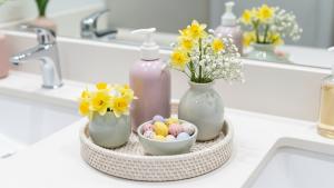 spring bathroom counter decor ideas