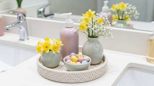 spring bathroom counter decor ideas