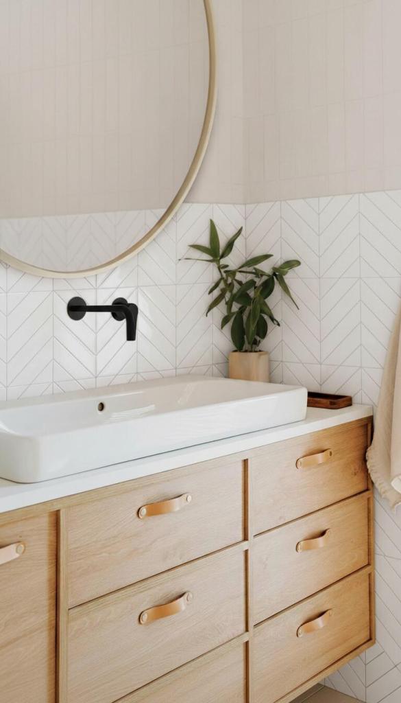 peel and stick wall tiles in bathroom