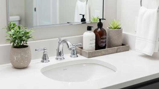 Small Bathroom Counter Decor