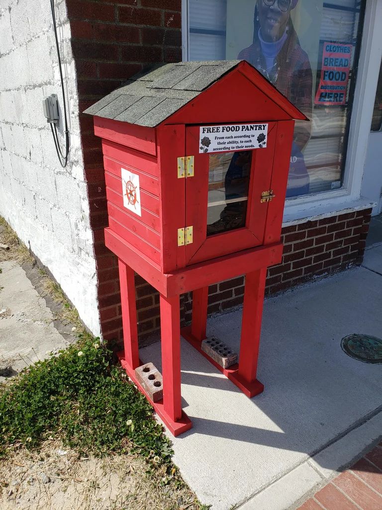 slanted roof on a Free Pantry