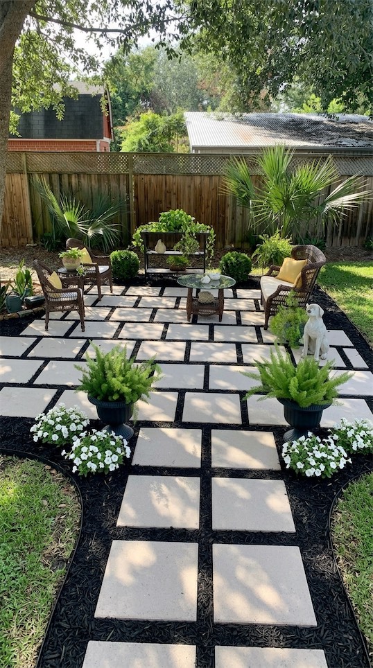 black mulch in between Paver Patio
