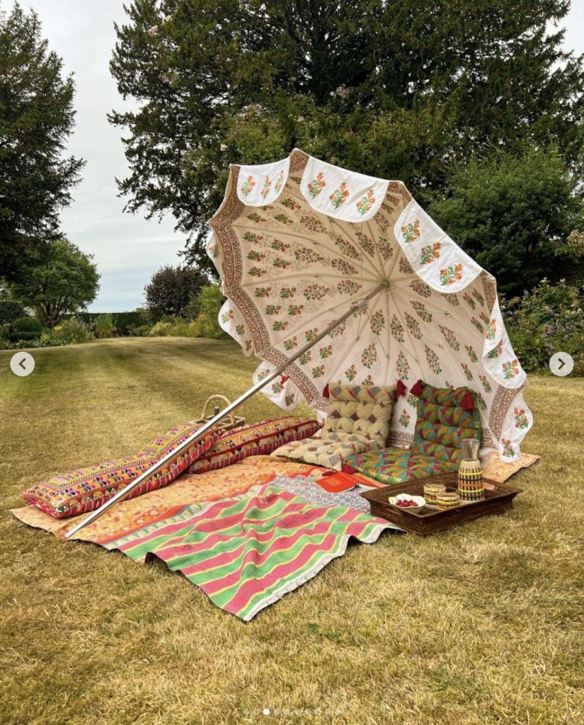 thifted old umbrella as shade DIY